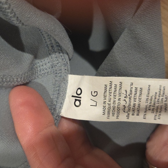 ALO Yoga Light Gray Leggings - Picture 4 of 5